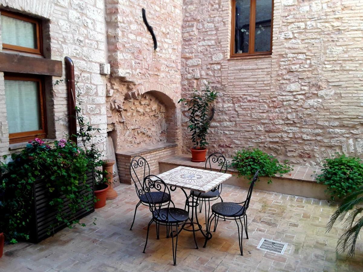 Case Brizi 10 Assisi Exterior foto